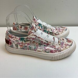 Blowfish Malibu Slip On Canvas Sneakers Size 8 Floral Pink Stretchy Laces